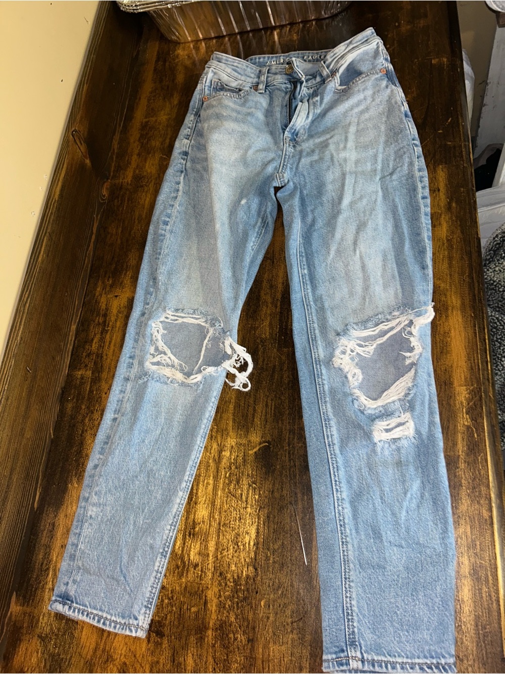 Woman’s American eagle jeans
